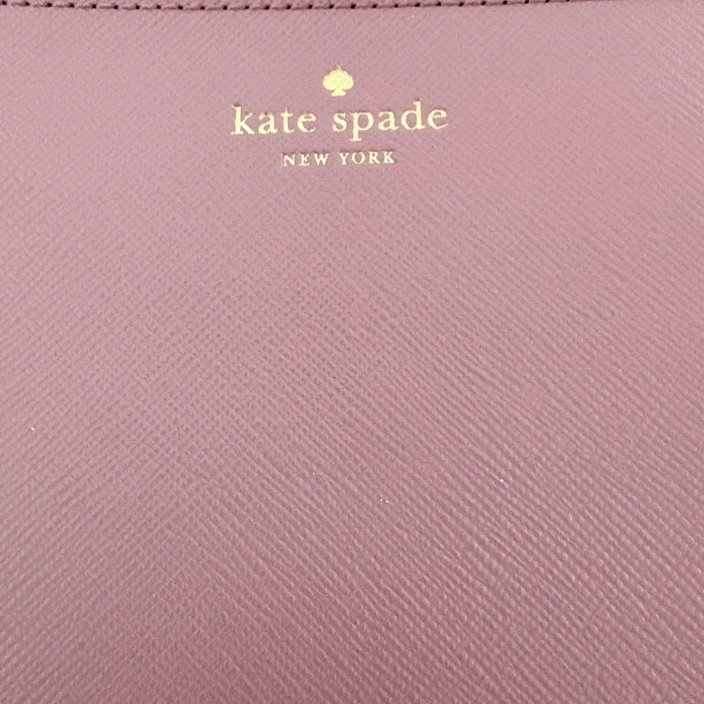 Kate Spade New York Gia Clutch/Pouch in Dusty Peony in Like New Condition.